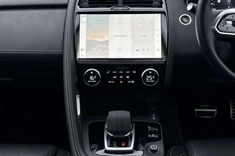 2022 (72) JAGUAR E-PACE 2.0 D200 R-Dynamic SE 5dr Auto 5073968