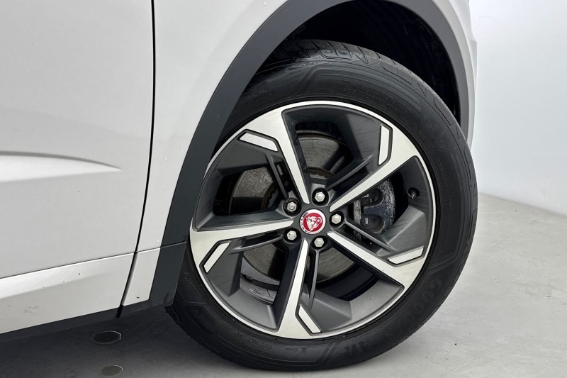 2022 (72) JAGUAR E-PACE 2.0 D200 R-Dynamic SE 5dr Auto 5074001