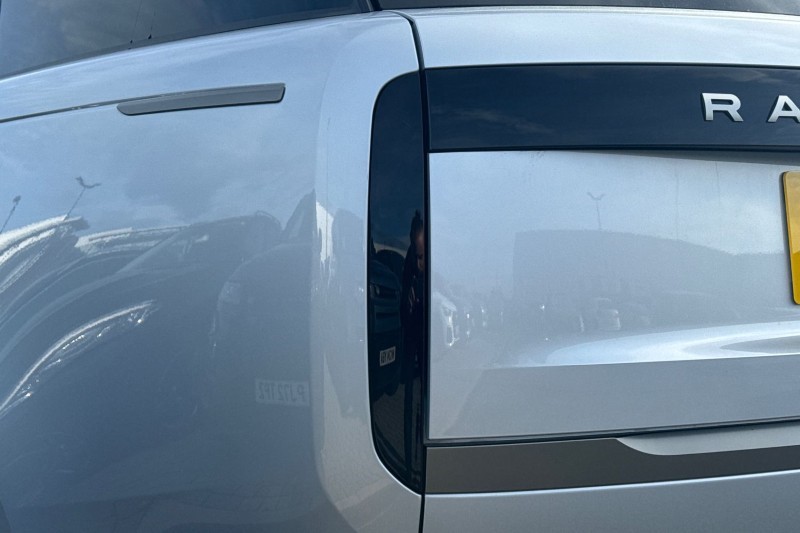 2023 (73) LAND ROVER RANGE ROVER 3.0 D300 HSE 4dr Auto 5120489