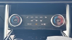 2023 (73) LAND ROVER RANGE ROVER 3.0 D300 HSE 4dr Auto 5120504