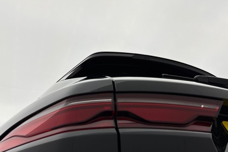 2023 (73) JAGUAR F-PACE 2.0 D200 R-Dynamic HSE Black 5dr Auto AWD 5092369