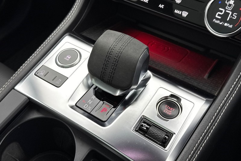 2023 (73) JAGUAR F-PACE 2.0 D200 R-Dynamic HSE Black 5dr Auto AWD 5092363