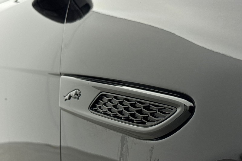 2023 (73) JAGUAR F-PACE 2.0 D200 R-Dynamic HSE Black 5dr Auto AWD 5092370