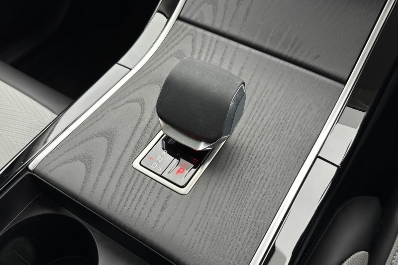 2025 (25) LAND ROVER RANGE ROVER VELAR 2.0 P400e Dynamic HSE 5dr Auto 5074249