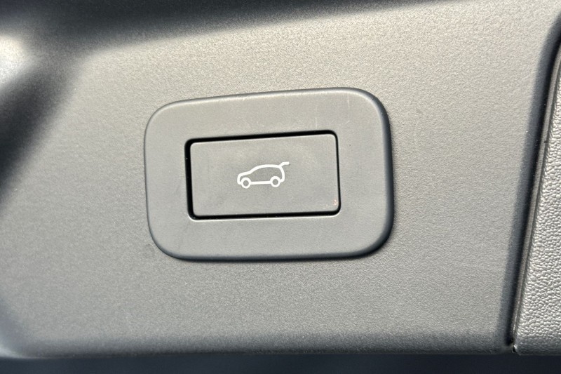 2025 (25) LAND ROVER RANGE ROVER VELAR 2.0 P400e Dynamic HSE 5dr Auto 5074273