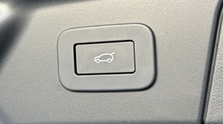 2025 (25) LAND ROVER RANGE ROVER VELAR 2.0 P400e Dynamic HSE 5dr Auto 5074273