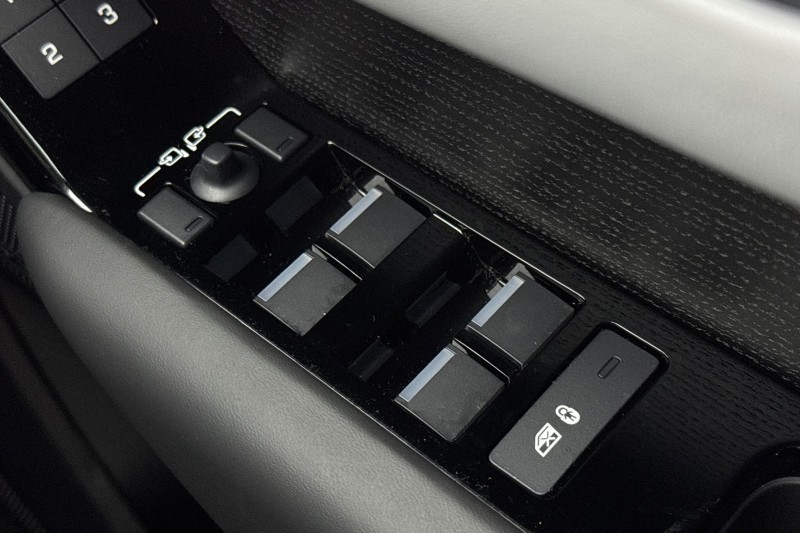 2025 (25) LAND ROVER RANGE ROVER VELAR 2.0 P400e Dynamic HSE 5dr Auto 5074259