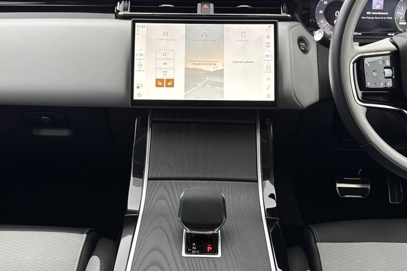 2025 (25) LAND ROVER RANGE ROVER VELAR 2.0 P400e Dynamic HSE 5dr Auto 5074250