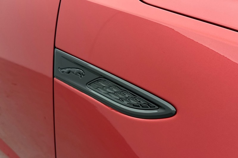 2022 (72) JAGUAR E-PACE 2.0 D200 R-Dynamic Black 5dr Auto 5091670