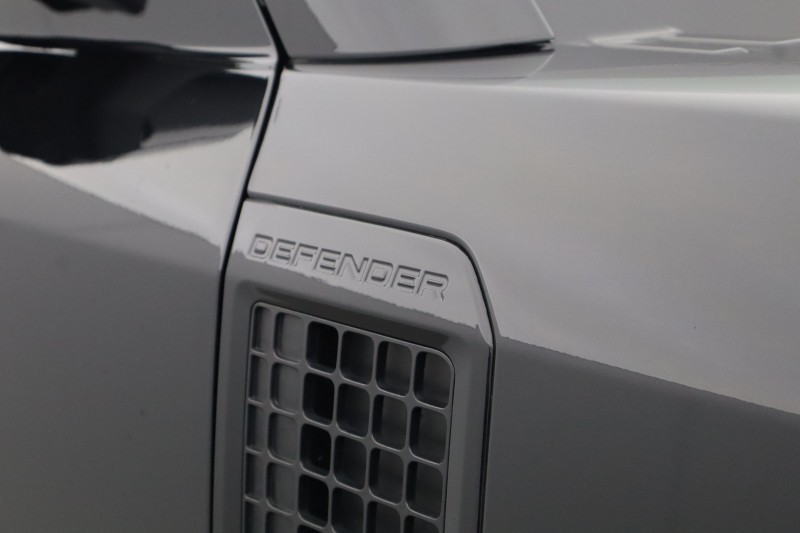 2023 (23) LAND ROVER DEFENDER 3.0 D250 X-Dynamic HSE 110 5dr Auto 5143738