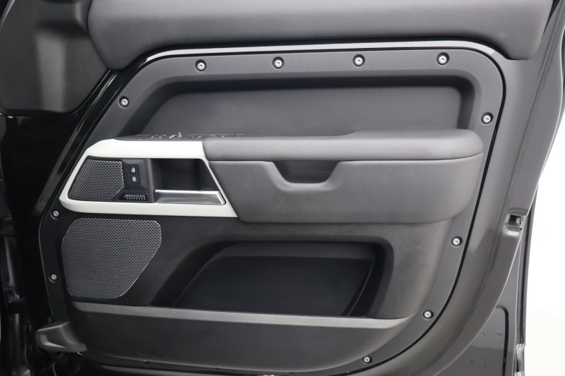 2023 (23) LAND ROVER DEFENDER 3.0 D250 X-Dynamic HSE 110 5dr Auto 5143766