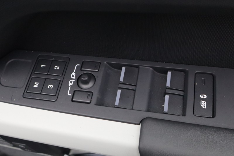 2023 (23) LAND ROVER DEFENDER 3.0 D250 X-Dynamic HSE 110 5dr Auto 5143768