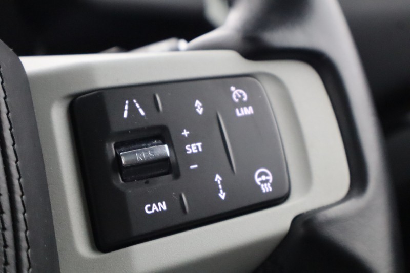 2023 (23) LAND ROVER DEFENDER 3.0 D250 X-Dynamic HSE 110 5dr Auto 5143756