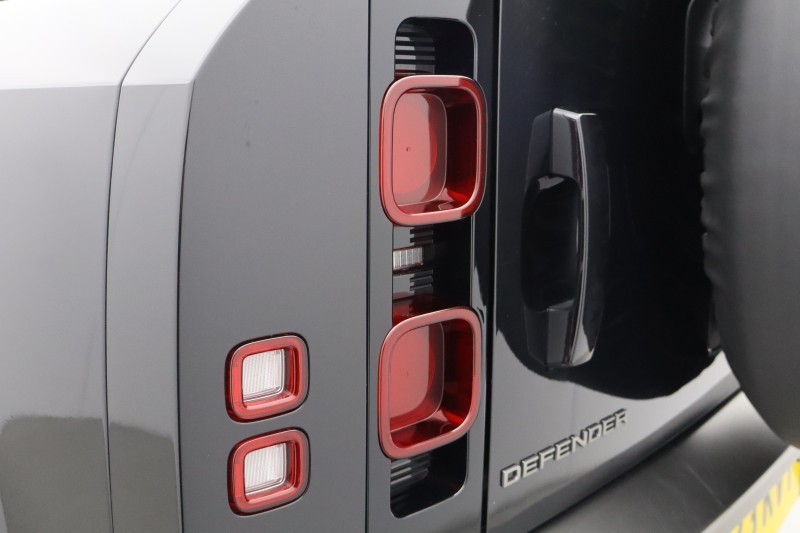 2023 (23) LAND ROVER DEFENDER 3.0 D250 X-Dynamic HSE 110 5dr Auto 5143745