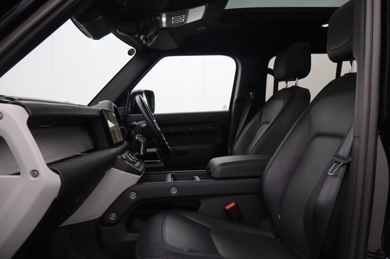 2023 (23) LAND ROVER DEFENDER 3.0 D250 X-Dynamic HSE 110 5dr Auto 5143747