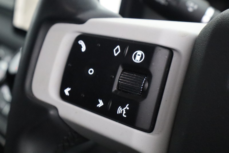 2025 (25) LAND ROVER COMMERCIAL DEFENDER 3.0 D250 Hard Top X-Dynamic SE Auto [3 Seat] 5133425