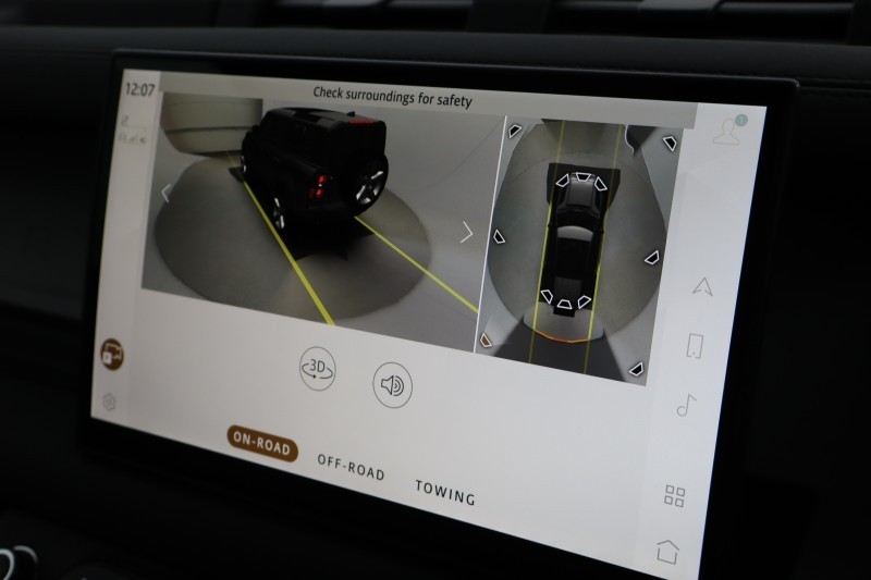 2025 (25) LAND ROVER COMMERCIAL DEFENDER 3.0 D250 Hard Top X-Dynamic SE Auto [3 Seat] 5133432