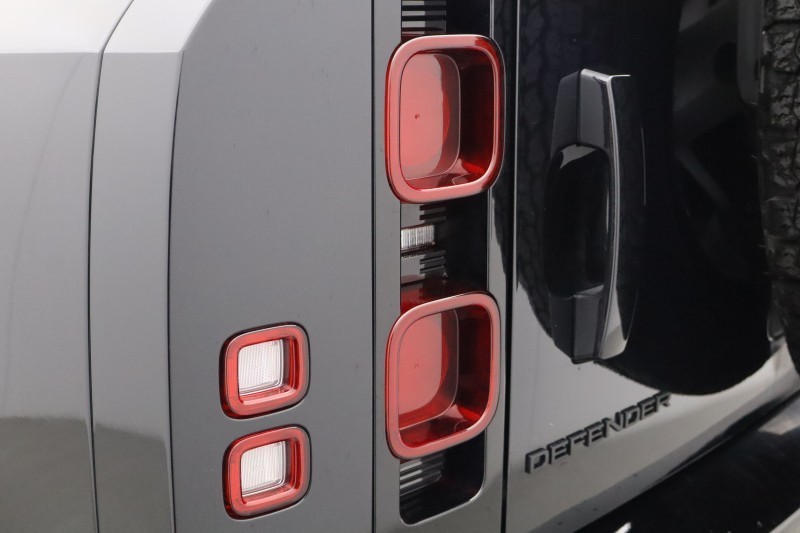 2025 (25) LAND ROVER COMMERCIAL DEFENDER 3.0 D250 Hard Top X-Dynamic SE Auto [3 Seat] 5133410