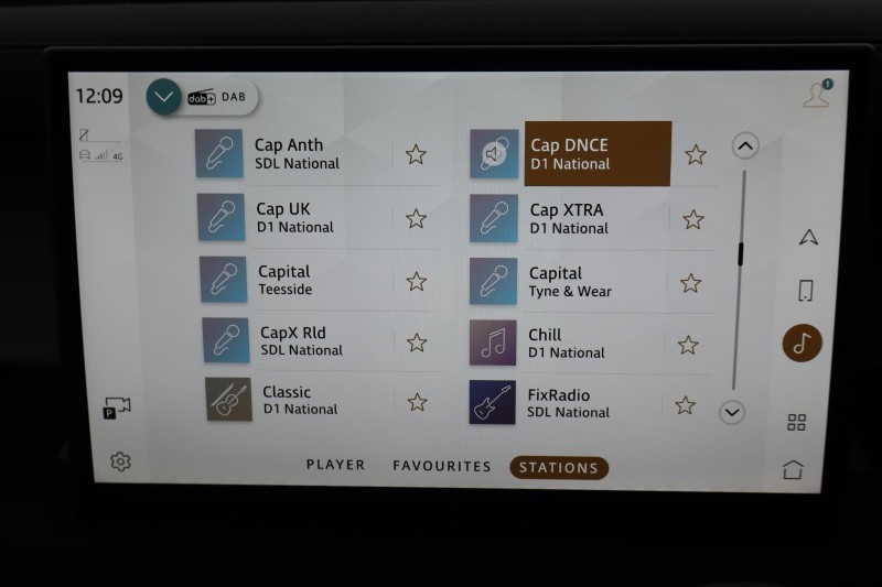 2025 (25) LAND ROVER COMMERCIAL DEFENDER 3.0 D250 Hard Top X-Dynamic SE Auto [3 Seat] 5133439