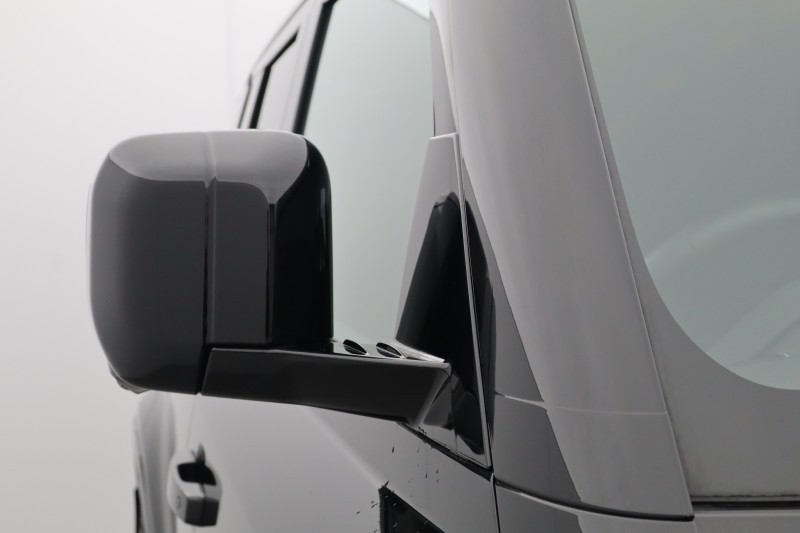 2025 (25) LAND ROVER COMMERCIAL DEFENDER 3.0 D250 Hard Top X-Dynamic SE Auto [3 Seat] 5133405