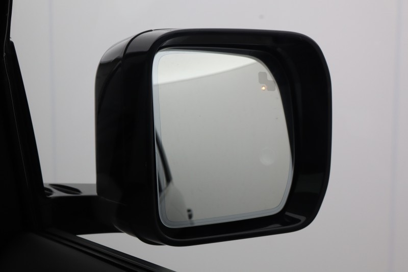 2025 (25) LAND ROVER COMMERCIAL DEFENDER 3.0 D250 Hard Top X-Dynamic SE Auto [3 Seat] 5133441