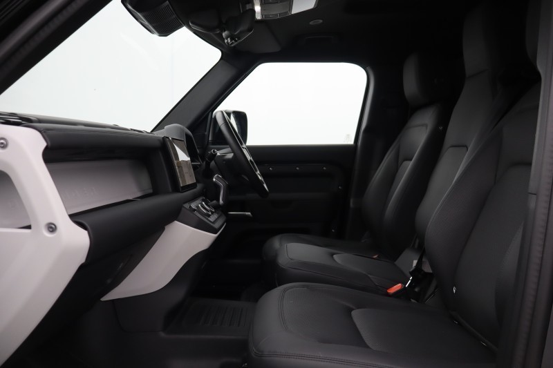 2025 (25) LAND ROVER COMMERCIAL DEFENDER 3.0 D250 Hard Top X-Dynamic SE Auto [3 Seat] 5133417