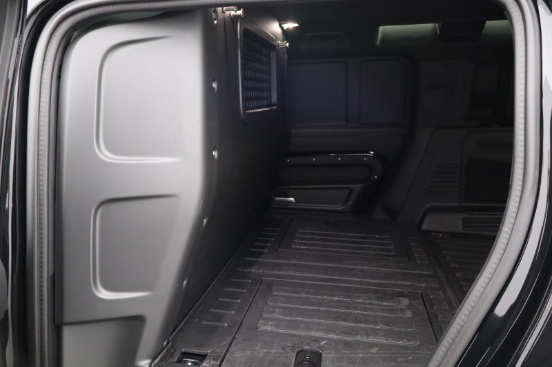 2025 (25) LAND ROVER COMMERCIAL DEFENDER 3.0 D250 Hard Top X-Dynamic SE Auto [3 Seat] 5133416