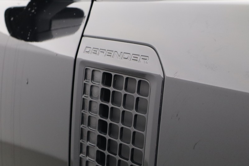 2025 (25) LAND ROVER COMMERCIAL DEFENDER 3.0 D250 Hard Top X-Dynamic SE Auto [3 Seat] 5133404