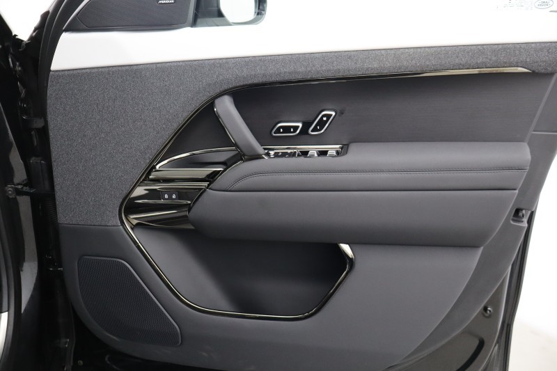 2023 (23) LAND ROVER RANGE ROVER SPORT 3.0 D300 Autobiography 5dr Auto 5277942