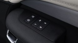 2026 (75) LAND ROVER DISCOVERY 3.0 D350 Dynamic HSE 5dr Auto 5492179