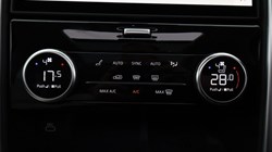 2026 (75) LAND ROVER DISCOVERY 3.0 D350 Dynamic HSE 5dr Auto 5492201