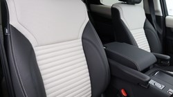 2026 (75) LAND ROVER DISCOVERY 3.0 D350 Dynamic HSE 5dr Auto 5494106