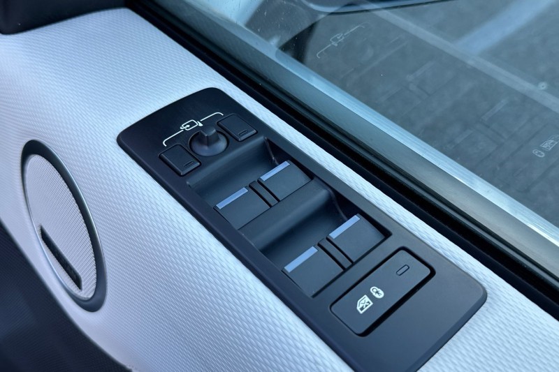 2024 (73) LAND ROVER DISCOVERY 3.0 D300 Dynamic HSE 5dr Auto 5189384