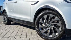 2024 (73) LAND ROVER DISCOVERY 3.0 D300 Dynamic HSE 5dr Auto 5189403