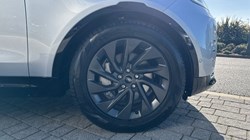 2024 (73) LAND ROVER DISCOVERY 3.0 D300 Dynamic HSE 5dr Auto 5189369