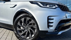 2024 (73) LAND ROVER DISCOVERY 3.0 D300 Dynamic HSE 5dr Auto 5189401