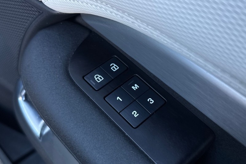 2024 (73) LAND ROVER DISCOVERY 3.0 D300 Dynamic HSE 5dr Auto 5189414