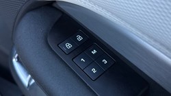 2024 (73) LAND ROVER DISCOVERY 3.0 D300 Dynamic HSE 5dr Auto 5189414