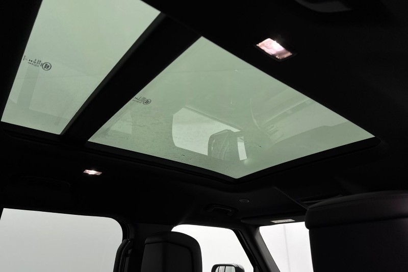 2025 (74) LAND ROVER DEFENDER 3.0 D350 X-Dynamic HSE 110 5dr Auto [7 Seat] 5087369