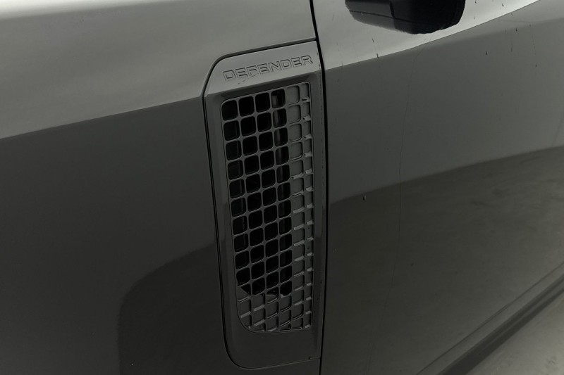 2025 (74) LAND ROVER DEFENDER 3.0 D350 X-Dynamic HSE 110 5dr Auto [7 Seat] 5087368