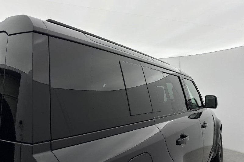 2025 (74) LAND ROVER DEFENDER 3.0 D350 X-Dynamic HSE 110 5dr Auto [7 Seat] 5087396