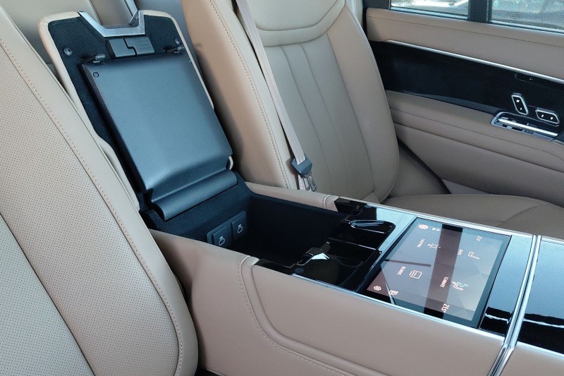 2024 (74) LAND ROVER RANGE ROVER 3.0 P550e Autobiography 4dr Auto 5128655