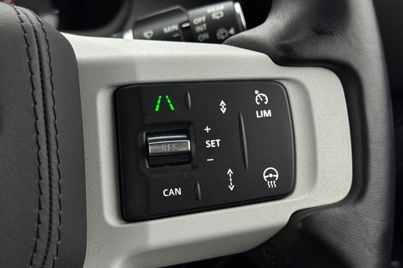 2024 (24) LAND ROVER DEFENDER 3.0 D350 X-Dynamic HSE 90 3dr Auto 5117868