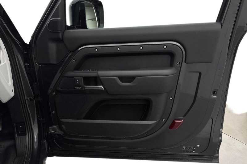 2024 (24) LAND ROVER DEFENDER 3.0 D350 X-Dynamic HSE 90 3dr Auto 5117862