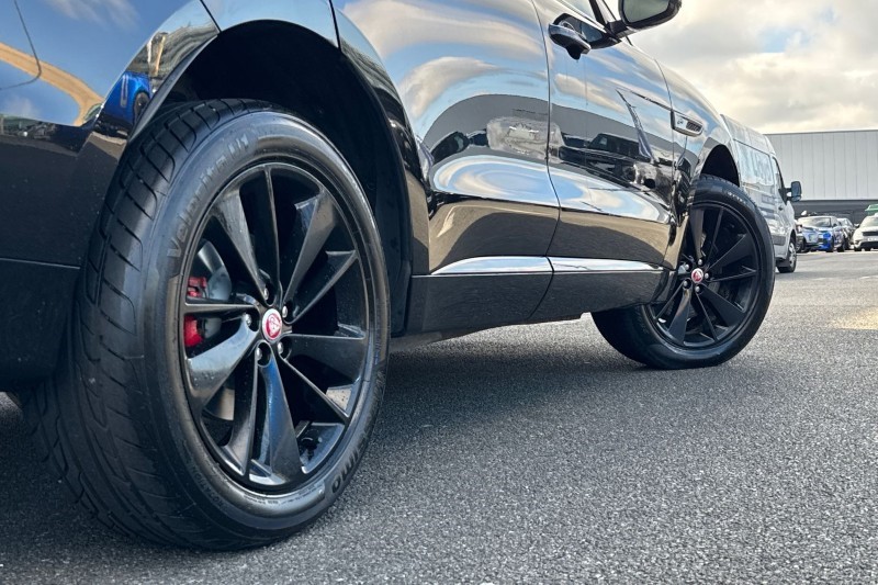 2022 (22) JAGUAR F-PACE 2.0 D200 R-Dynamic Black 5dr Auto AWD 5347085