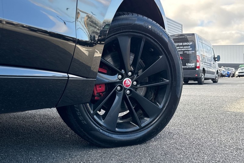 2022 (22) JAGUAR F-PACE 2.0 D200 R-Dynamic Black 5dr Auto AWD 5347086