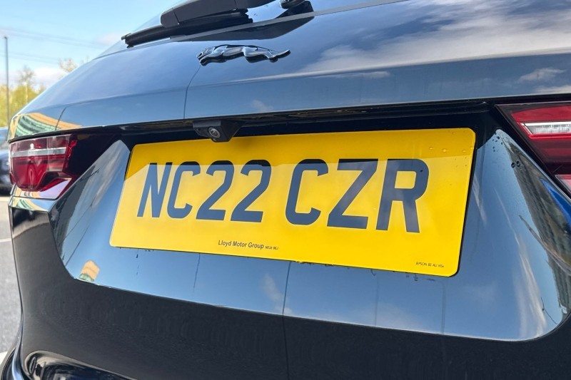 2022 (22) JAGUAR F-PACE 2.0 D200 R-Dynamic Black 5dr Auto AWD 5347082