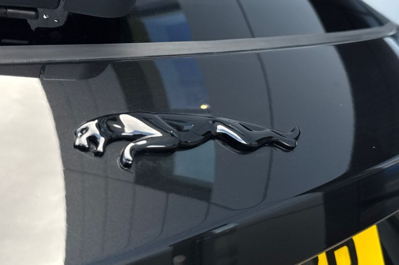 2022 (22) JAGUAR F-PACE 2.0 D200 R-Dynamic Black 5dr Auto AWD 5347083