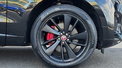 2022 (22) JAGUAR F-PACE 2.0 D200 R-Dynamic Black 5dr Auto AWD 5347065
