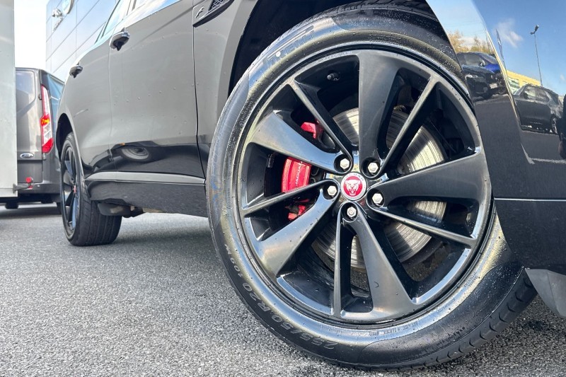 2022 (22) JAGUAR F-PACE 2.0 D200 R-Dynamic Black 5dr Auto AWD 5347081
